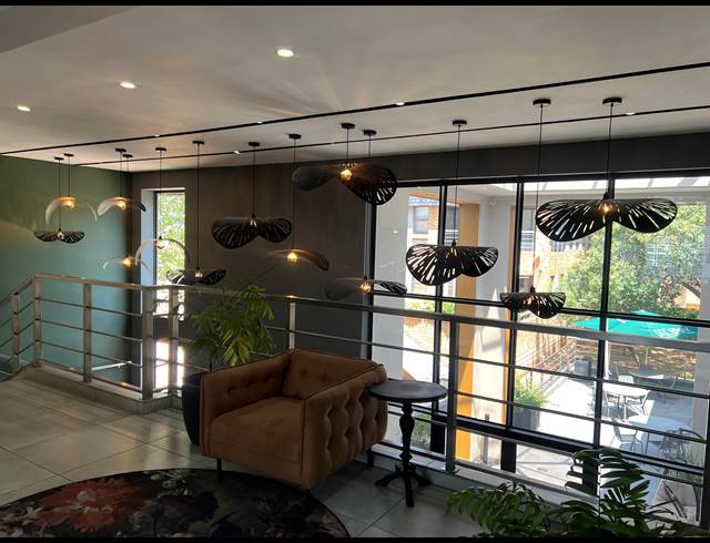 85M² OFFICE TO LET IN HYDE PARK